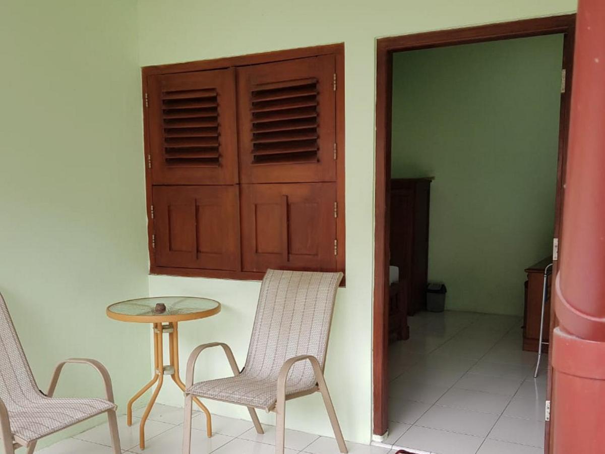 Отель Embe Pitoe Syariah Gejayan Mitra Reddoorz Pakualaman Экстерьер фото