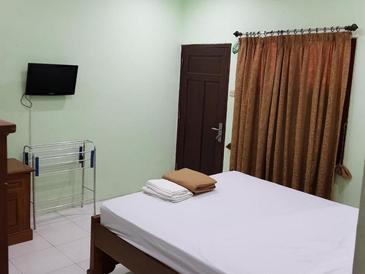 Отель Embe Pitoe Syariah Gejayan Mitra Reddoorz Pakualaman Экстерьер фото
