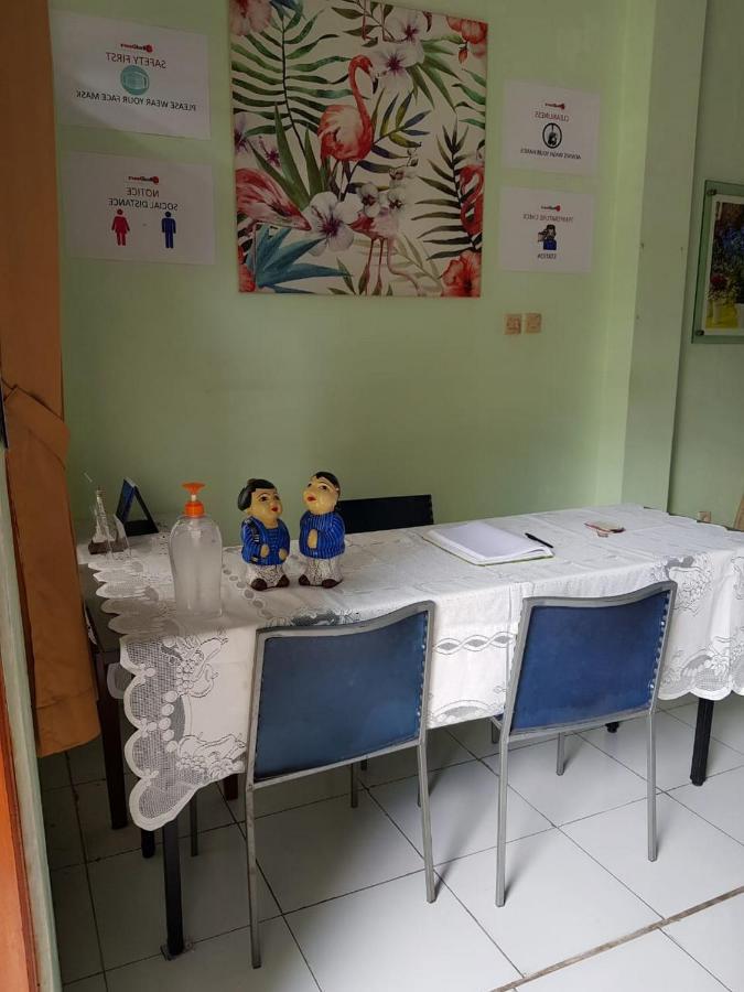 Отель Embe Pitoe Syariah Gejayan Mitra Reddoorz Pakualaman Экстерьер фото