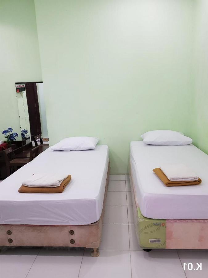 Отель Embe Pitoe Syariah Gejayan Mitra Reddoorz Pakualaman Экстерьер фото